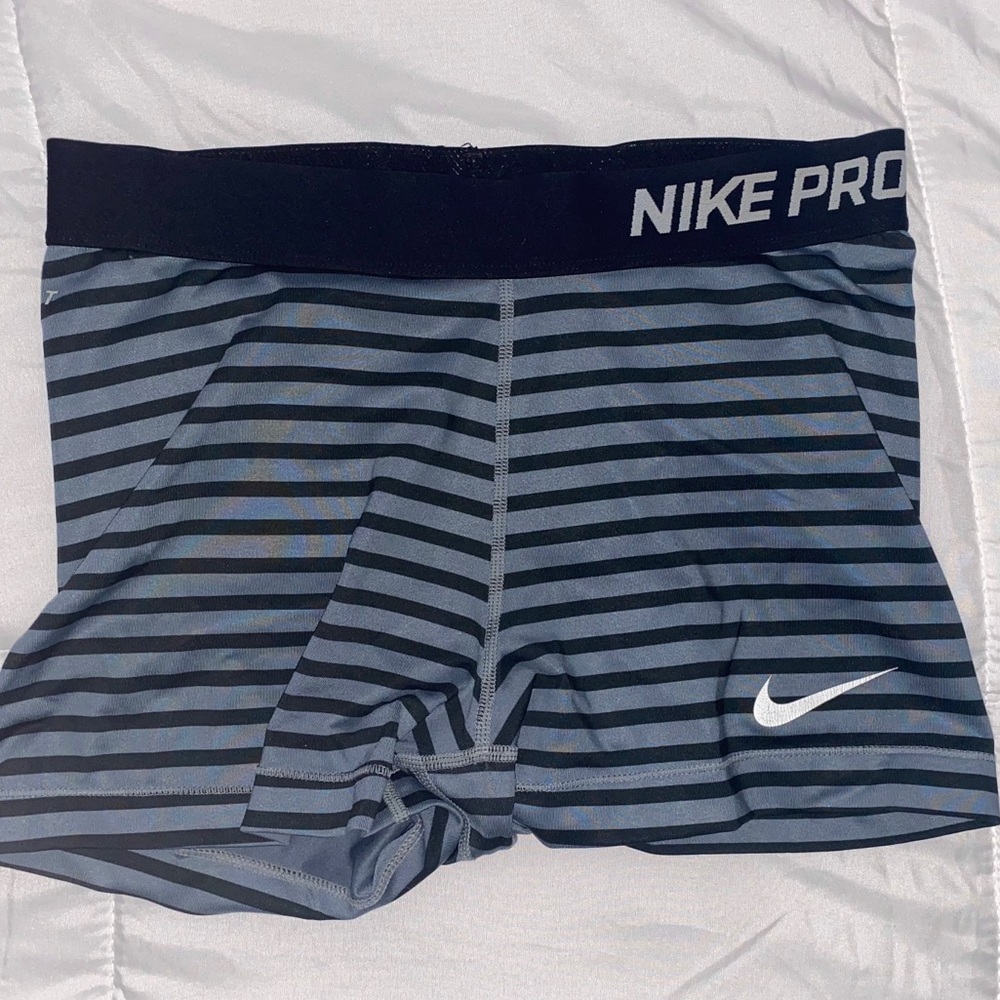 Nike pro Shorts Size M